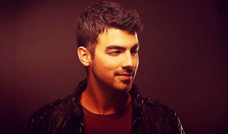 Joe Jonas quiere engreír a sus seguidoras con este nuevo videoclip