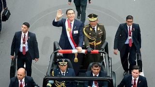 Martín Vizcarra llega a la Gran Parada Militar entre aplausos y arengas del público  | VÍDEO 