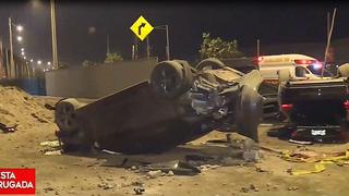 Costa Verde: Dos autos sufren aparatoso accidente tras realizar “piques ilegales” | VIDEO