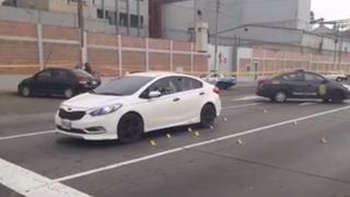 Callao: sicarios acribillan a un hombre y a dos mujeres dentro de un auto