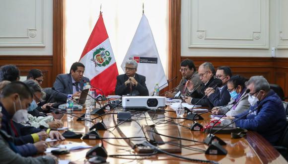 Los representantes del Ejecutivo y dirigentes de los transportistas sostuvieron reuniones este domingo en Palacio de Gobierno. (Foto: PCM)