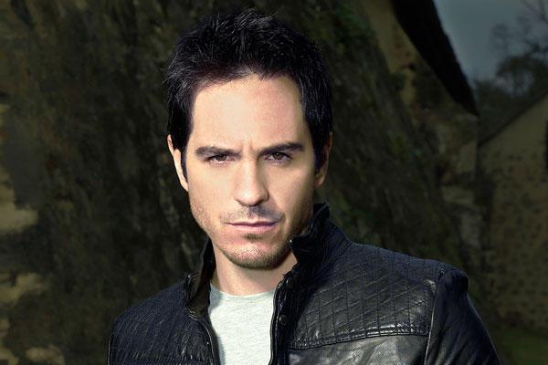 Mauricio Ochmann: Le hackean Twitter y filtran fotos íntimas  