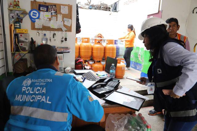 También se constató algunas fallas en las condiciones de almacenamiento de los cilindros y balones ubicados en los establecimientos comerciales. (Difusión)