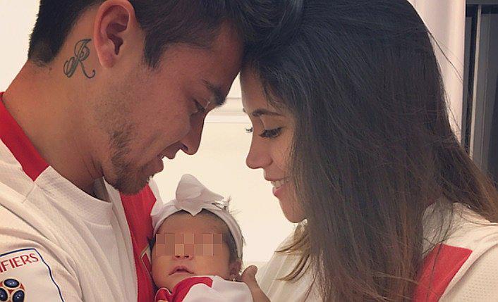 Perú vs. Nueva Zelanda: Melissa Paredes alienta a la selección y ¡pone la camiseta a toda su familia! (FOTOS)