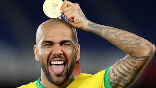 Dani Alves irá al Mundial con 39 años: DT de Brasil defiende la razón de su convocatoria