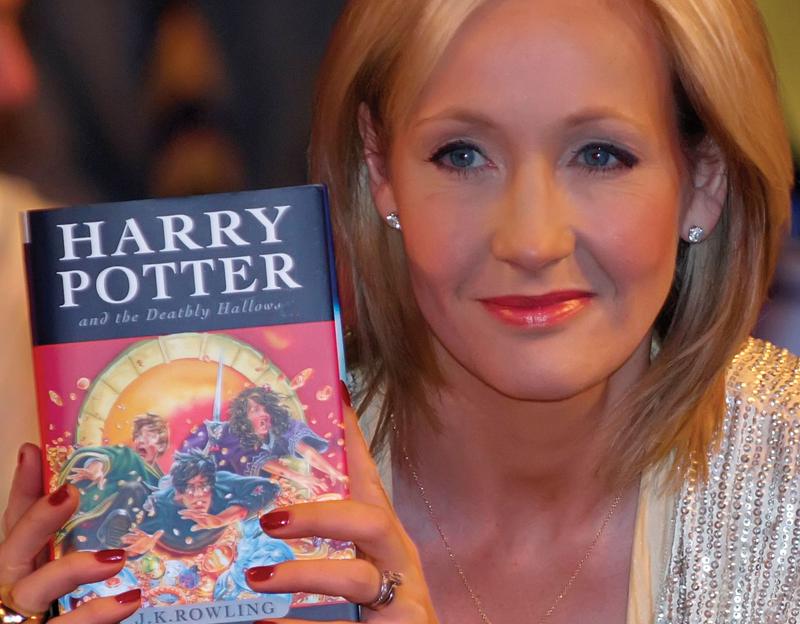 Autora de Harry Potter confiesa que pensó en suicidarse