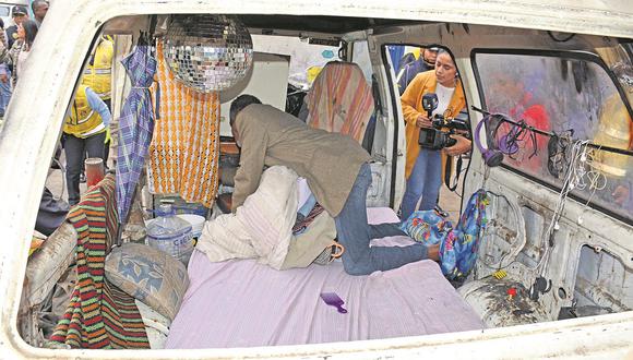 Vehículos abandonados servían como hostales "al paso": tenían colchón, sábanas y cojines 