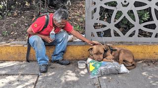 Abuelito y su perro viven ahora en la calle tras perder su trabajo por el Covid-19