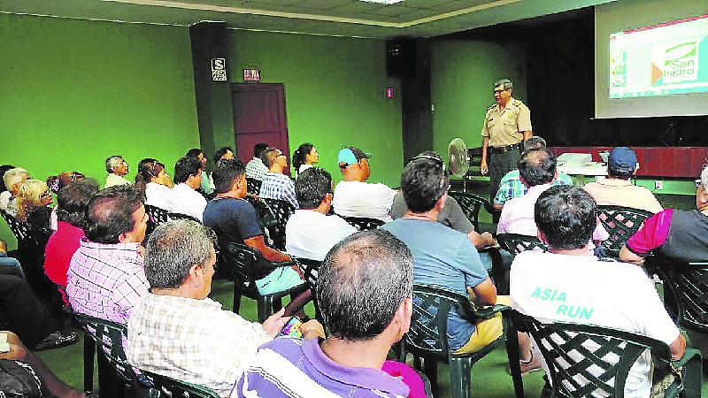  San Isidro: Recomiendan a cambistas utilizar chalecos antibalas  