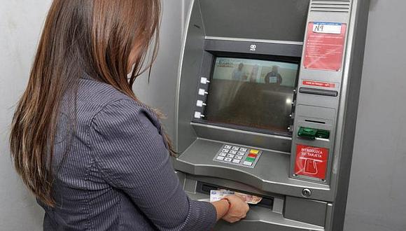 Policía advierte nuevo método de robo en cajeros automáticos