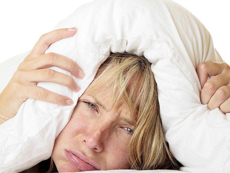 ¿Tus vecinos hacen mucho ruido en la cama? Seis formas de enfrentarlo