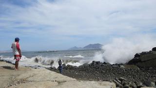 Cierran 22 puertos del litoral norte y centro del Perú por oleajes anómalos tras erupción de volcán en Tonga 