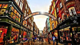 SOHO: De lugar de opresión a barrio de moda en Londres