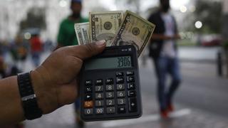 Precio del dólar se redujo porque el gobierno del presidente Castillo dejó de “meter miedo”