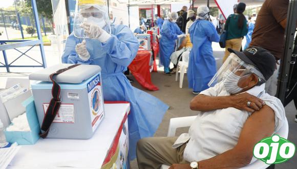Ministerio de Salud inició hoy proceso de vacunación a personas mayores de 80 años en el parque Huiracocha en San Juan de Lurigancho. Fotos: Eduardo Cavero / @photo.gec