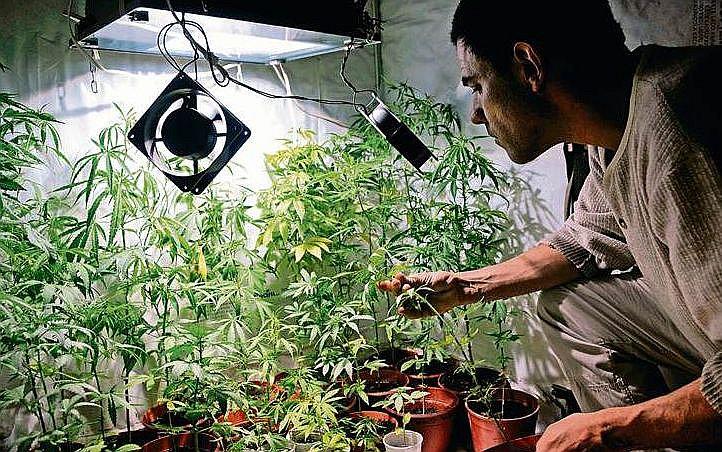 Madrid: peruana denuncia posible robo y la detienen con droga 