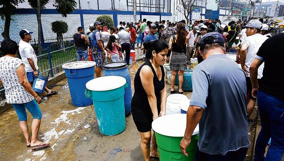 Vecinos de San Juan de Lurigancho sufren por falta de agua