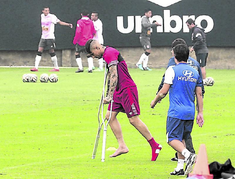 Paolo Guerrero sufre esguince