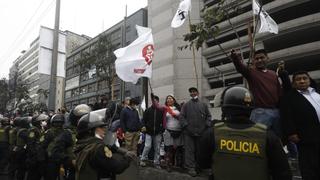 Manifestaciones en Fiestas Patrias: un grupo pide el cierre del Congreso y otro la salida de Pedro Castillo