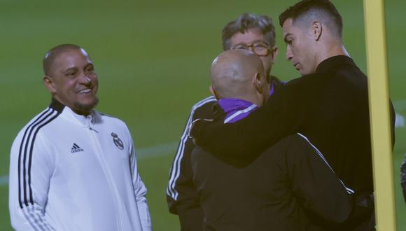 La visita de Cristiano a sus excompañeros del Real Madrid. (Foto: EFE)