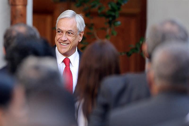 ​Presidente de Chile plantea que menores de edad logren su “cambio de sexo”