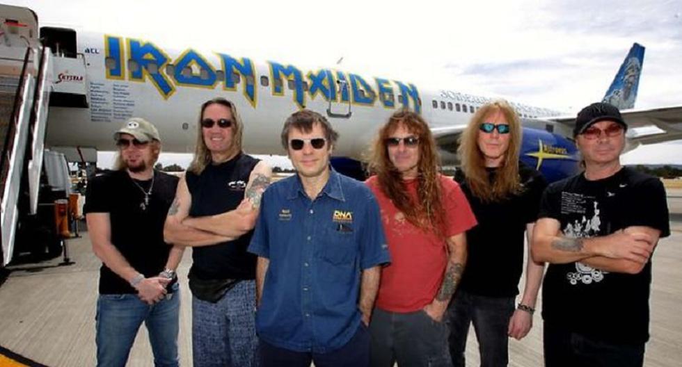 Группа самолет отделка. Группа Iron Maiden. Iron Maiden 1982. Iron Maiden фото группы. Iron Maiden 1983 Tour.