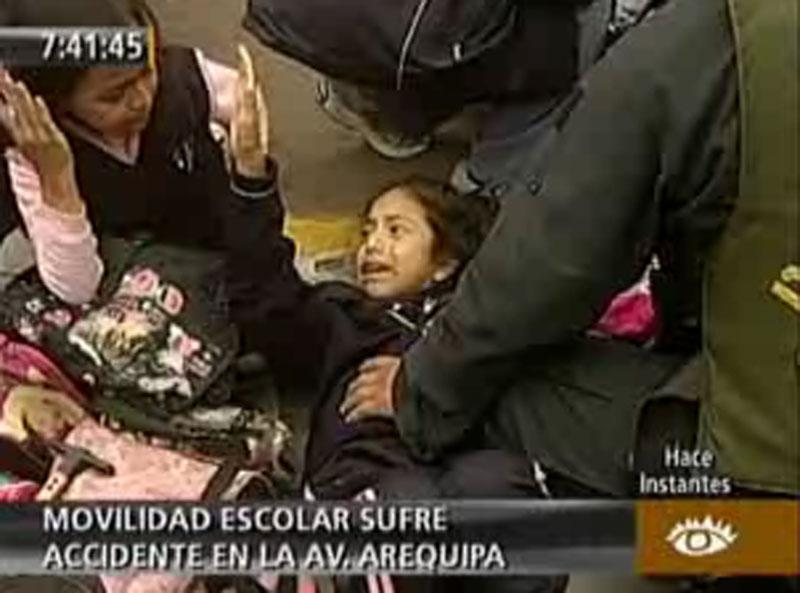 Choque a movilidad escolar deja 15 heridos