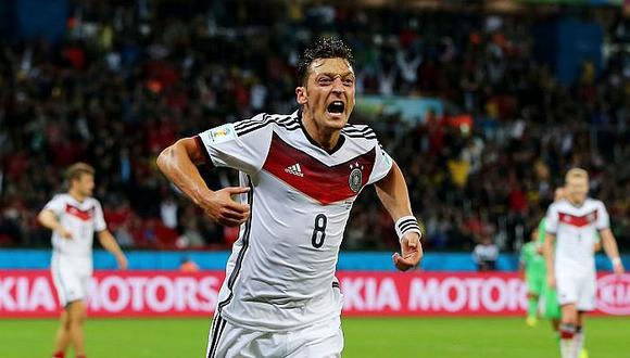​Özil deja selección alemana porque se niegan a aceptar que es alemán