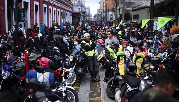 ​25 mil motocicletas se unen para venerar el Cristo Negro en fiesta católica