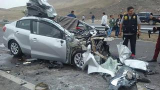 Panamericana Sur: Choque de auto contra cisterna deja dos muertos