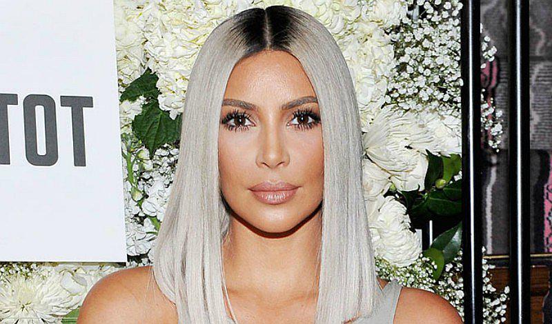 Hijo de Kim Kardashian fue internado por neumonía