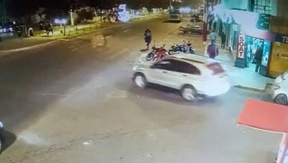 El robo del vehículo ocurrió en el jirón Junín, en San Martín de Porres. (Video)