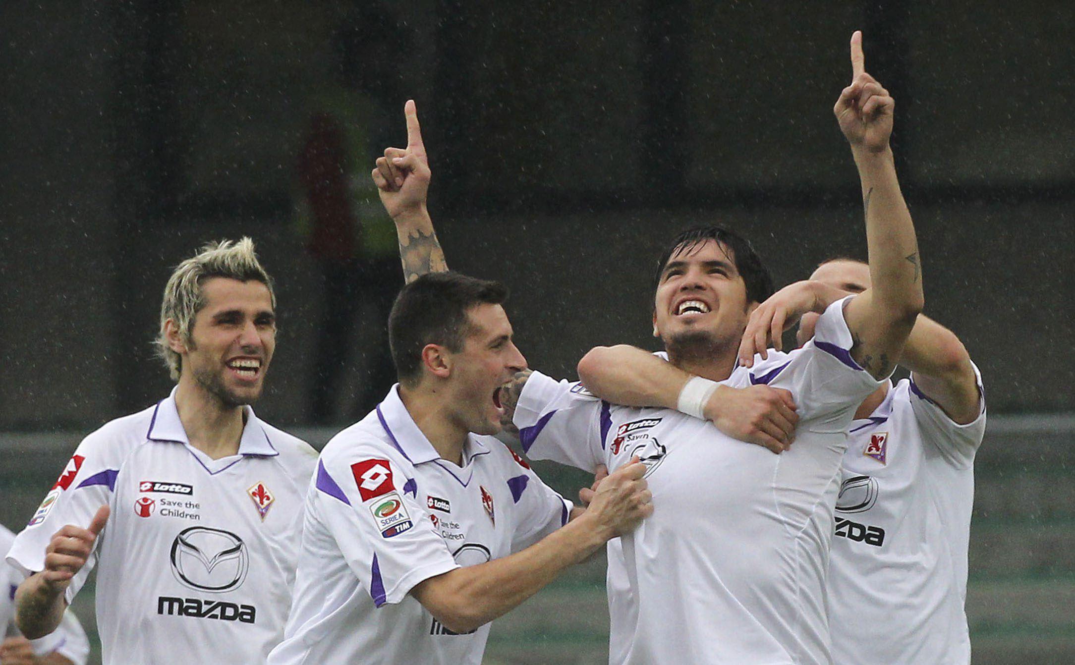 Juan "Loco" Vargas anotó de tiro libre y Fiorentina ganó 1-0 al Chievo Verona