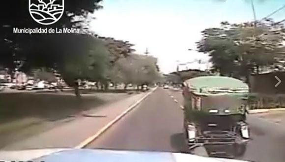 ​Mototaxi protagoniza persecución en calles de Lima y usuarios dan con palo a efectivos por esta razón (VIDEO)