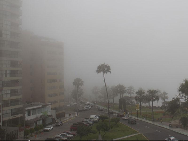Seguirá la densa neblina en Lima  