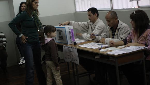 Diez regiones peruanas elegirán presidentes regionales este domingo