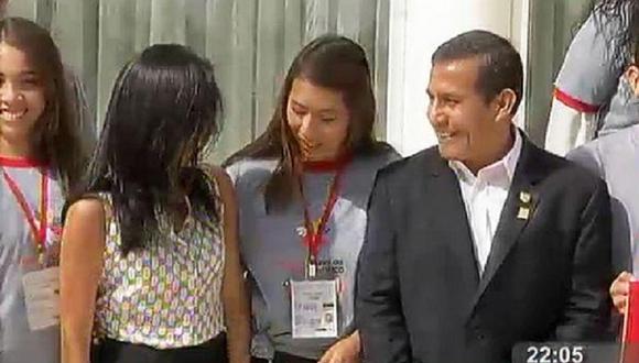 Nadine Heredia protagoniza incidente por querer tomarse foto con Ollanta Humala 