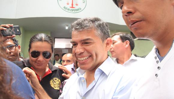 Julio Guzmán: Los "buitres" quieren mis votos tras tachas fundadas en mi contra