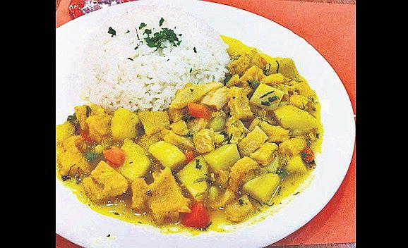 Aprenda a preparar un rico cau cau de pollo