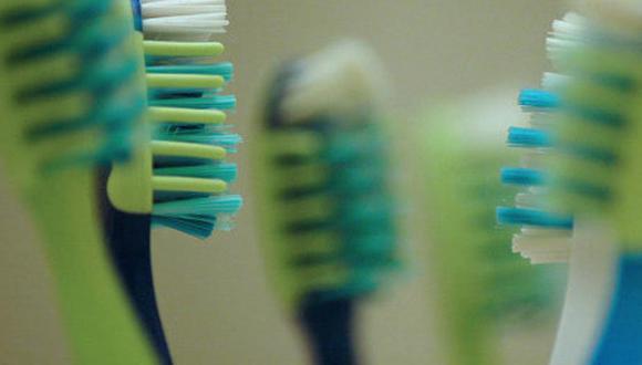 Adolescente inventa cepillo de dientes para astronautas
