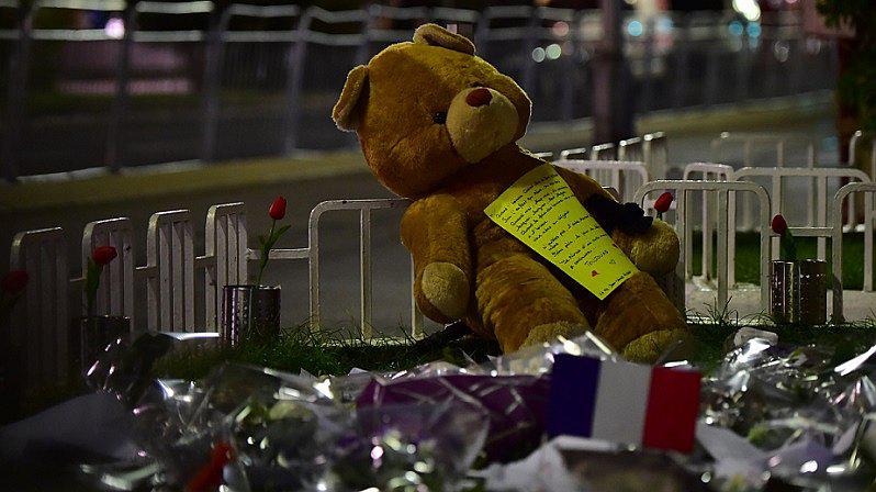 ​Francia: Cinco niños se debaten entre la vida y la muerte tras atentado en Niza