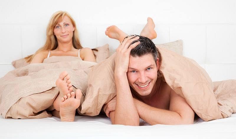 ¡Pura acrobacia! 5 posturas para mujeres 'flexibles'