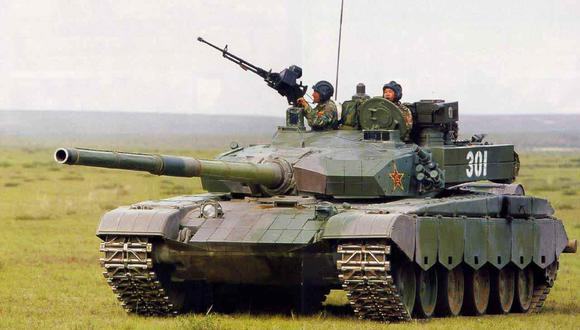 Ejército chino pide tanques más grandes para sus soldados, cada vez mas altos y gordos