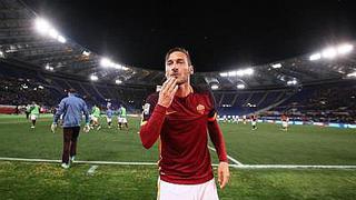 Francesco Totti dice que solo dejó a la Roma y que iría a otro equipo