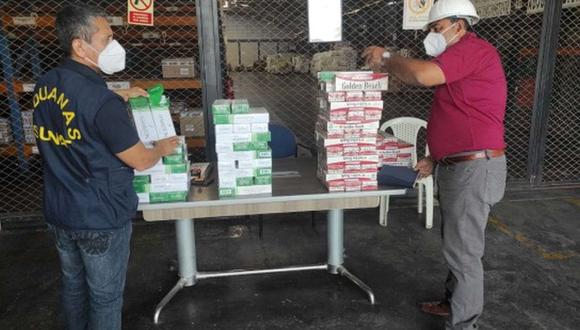 Contrabandista abandona más de 20 mil cigarrillos ‘bamba’ en bus interprovincial
