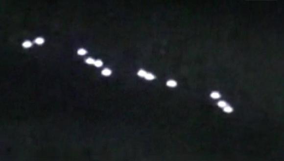 ¿Fenómeno paranormal o presencia de OVNIS? Captan estas luces en Lima (VIDEO)