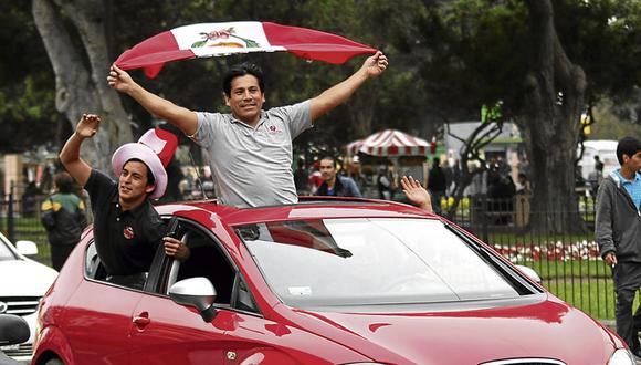 Fiesta peruana en el Obelisco