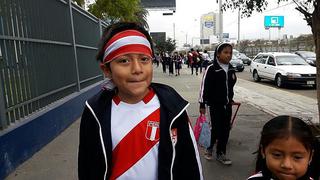 ​Perú vs. Nueva Zelanda: escolares alientan a la selección peruana vistiendo camisetas (FOTOS)