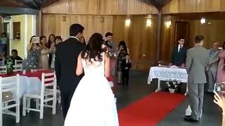 Cruel 'broma de gemidos' arruina el romántico momento de una boda (VIDEO)