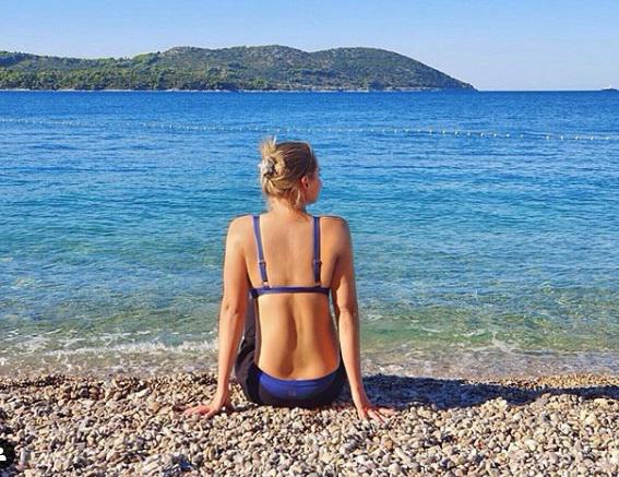 Instagram: JELENA DOKIC